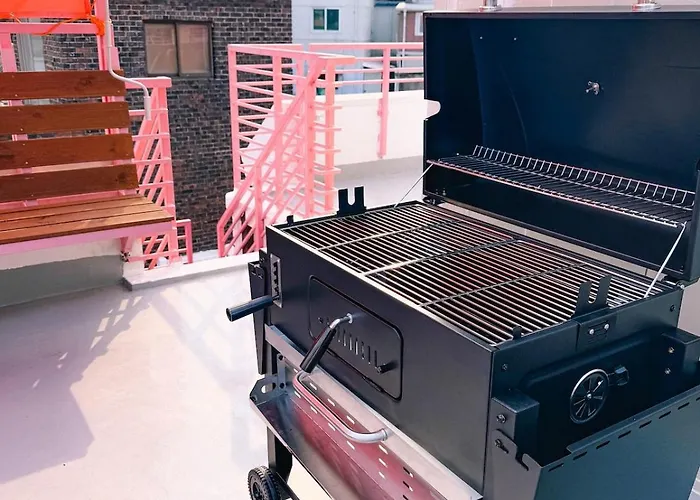 남산 아래 해방촌 루프탑 침실 2개 Сasa de vacaciones Seúl
